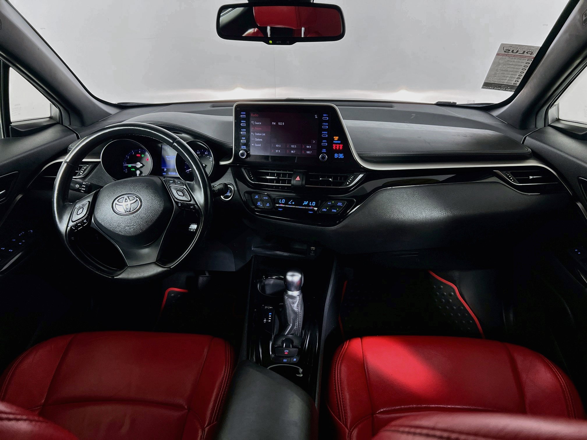 Used 2019 Toyota C-HR XLE FWD image 30
