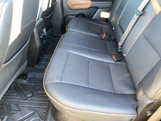 Used 2025 GMC Canyon AT4 w/ Nightfall Edition AWD/4WD image 16
