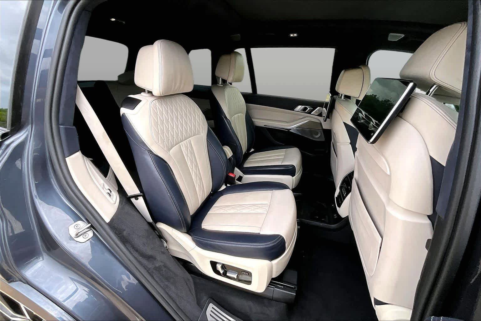 Used 2019 BMW X7 xDrive50i w/ Dynamic Handling Package AWD/4WD image 20