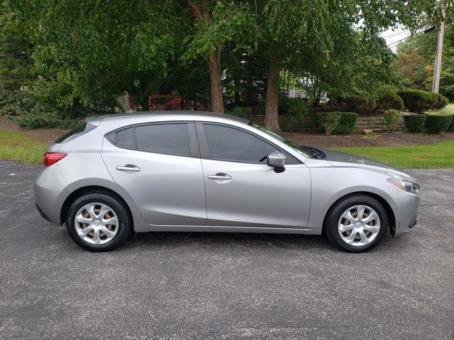 Used 2016 MAZDA MAZDA3 i Sport FWD image 2