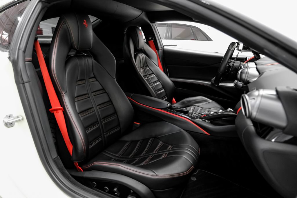 Used 2019 Ferrari 812 Superfast RWD image 44