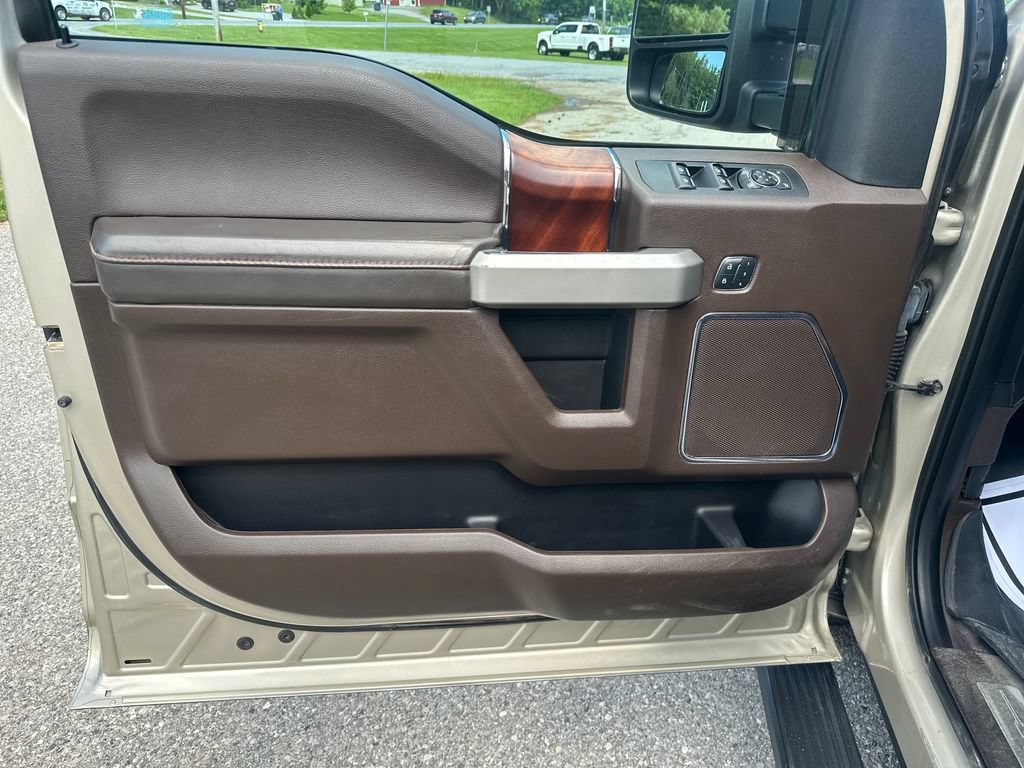 Used 2018 Ford F150 King Ranch w/ Equipment Group 601A Luxury AWD/4WD image 10