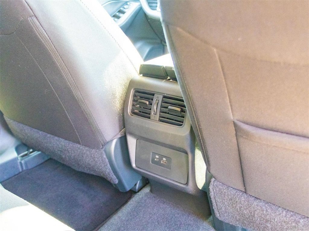 Used 2023 Nissan Rogue SV FWD image 30