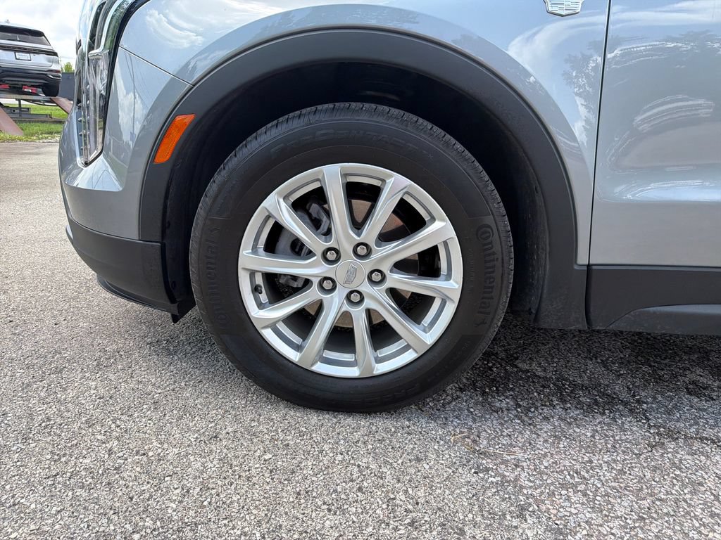 Used 2023 Cadillac XT4 Luxury w/ Cold Weather Package FWD image 11