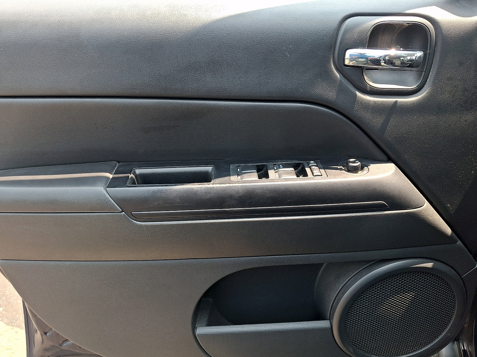 Used 2014 Jeep Patriot Latitude w/ Freedom Edition Package FWD image 14