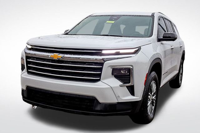 Used 2024 Chevrolet Traverse LT w/ Enhanced Driving Package image 4