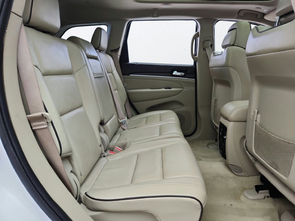 Used 2021 Jeep Grand Cherokee Overland AWD/4WD image 36