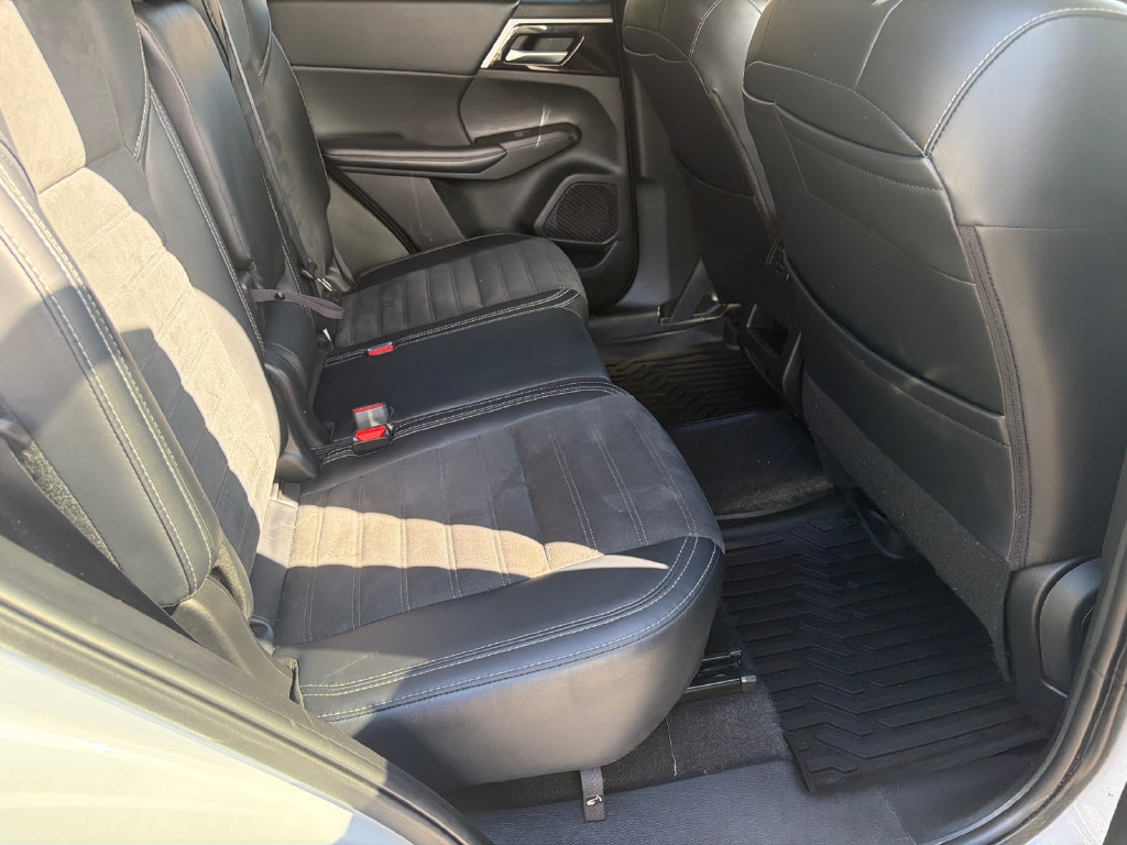 Used 2024 Mitsubishi Outlander SE FWD image 18