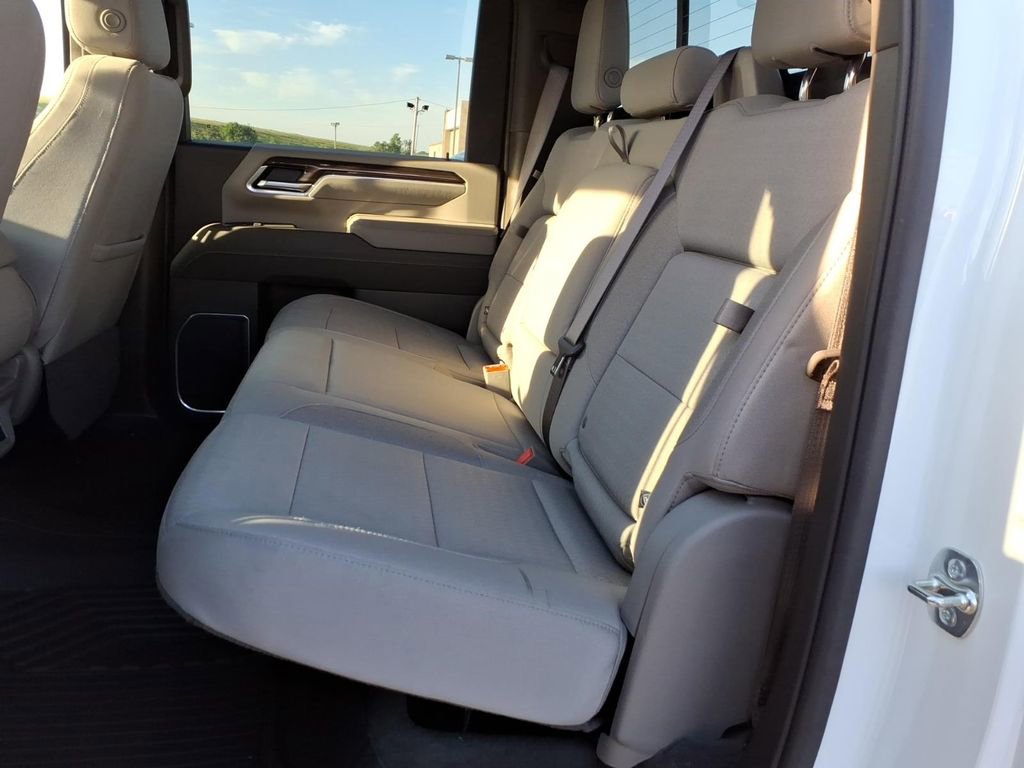 Used 2025 Chevrolet Silverado 2500 LT AWD/4WD image 8
