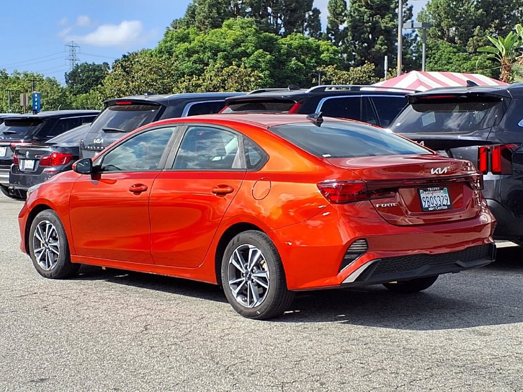Certified 2022 Kia Forte LXS FWD image 3