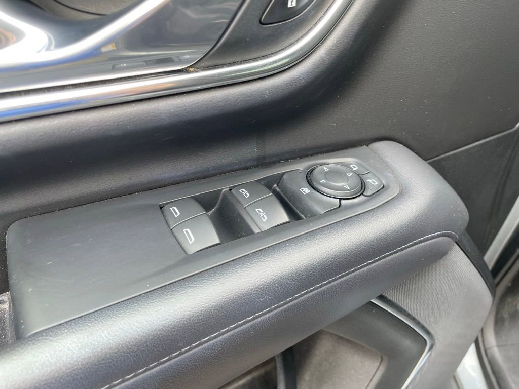 Used 2023 GMC Yukon SLE AWD/4WD image 12