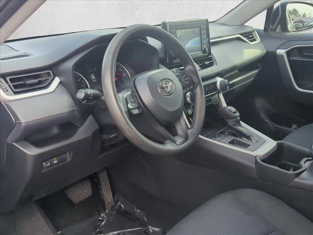 Used 2022 Toyota RAV4 LE image 8