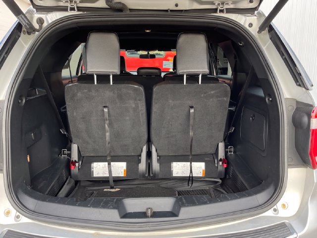 Used 2018 Ford Explorer XLT w/ Equipment Group 202A AWD/4WD image 24