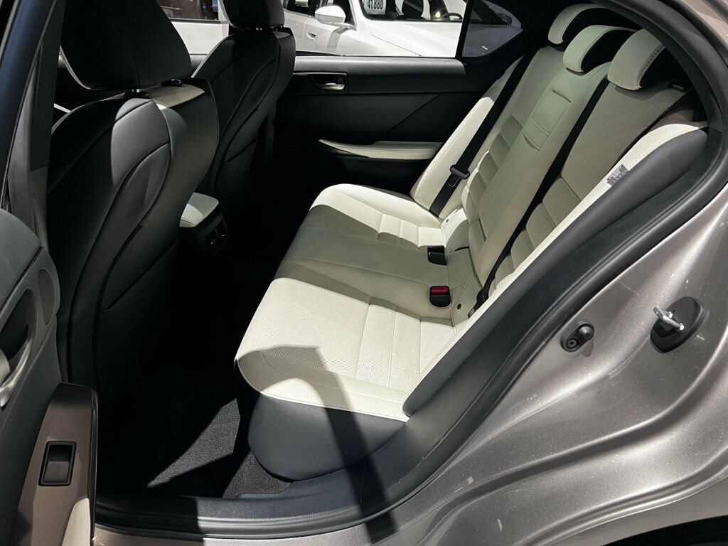 Used 2021 Lexus IS 350 F Sport RWD image 15