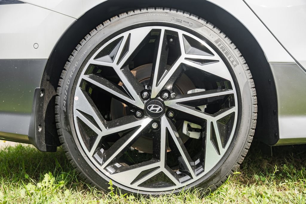 New 2024 Hyundai Ioniq 6 Limited image 17