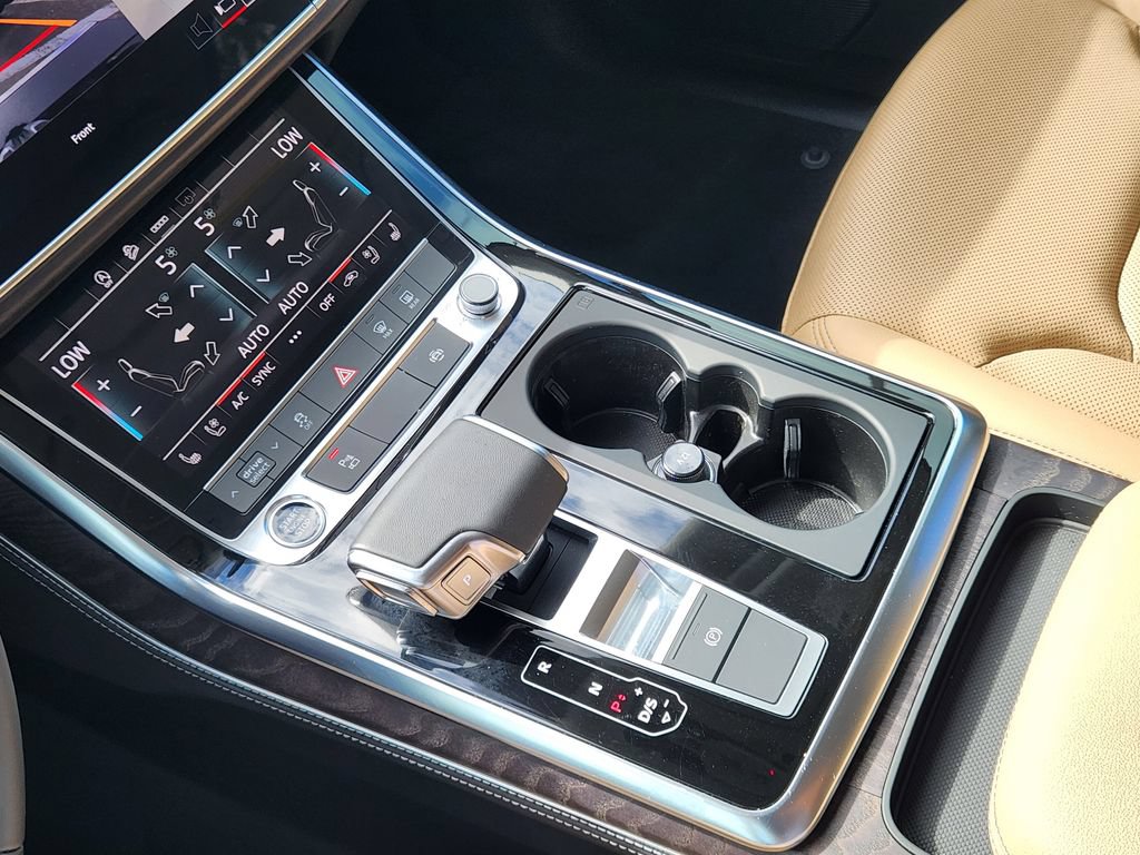 Certified 2025 Audi Q7 3.0T Premium Plus AWD/4WD image 24