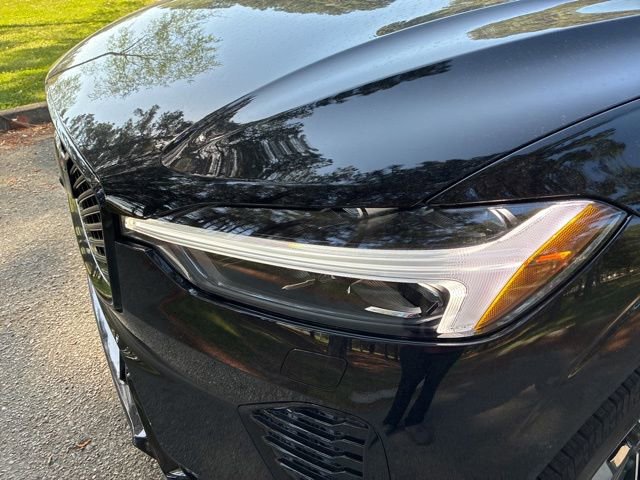 New 2026 Volvo XC60 T8 Plus w/ Protection Package Premier AWD/4WD image 11