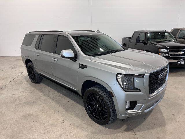 Used 2023 GMC Yukon XL Denali w/ Denali Reserve Package AWD/4WD image 6