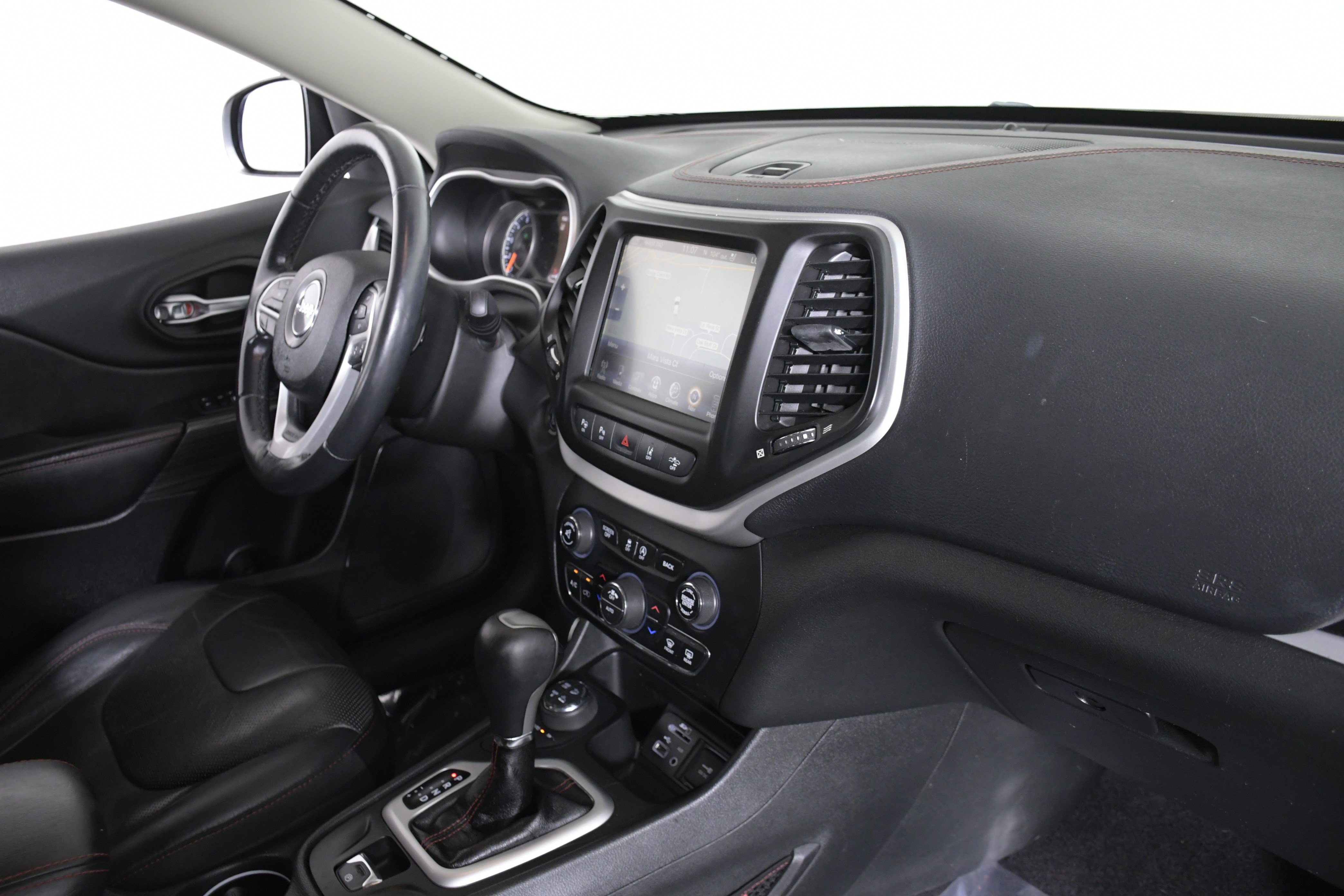 Used 2016 Jeep Cherokee Trailhawk w/ Comfort/Convenience Group image 29