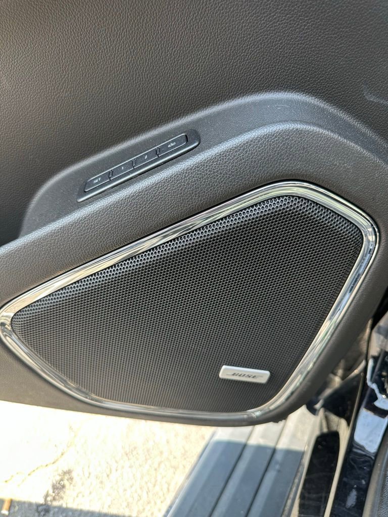 Used 2018 GMC Yukon Denali w/ Denali Ultimate Package image 13