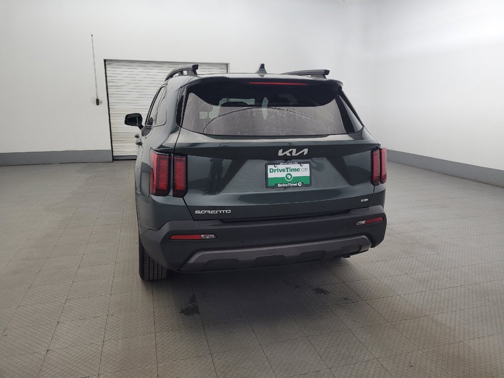 Used 2023 Kia Sorento S w/ Panoramic Sunroof Package image 6
