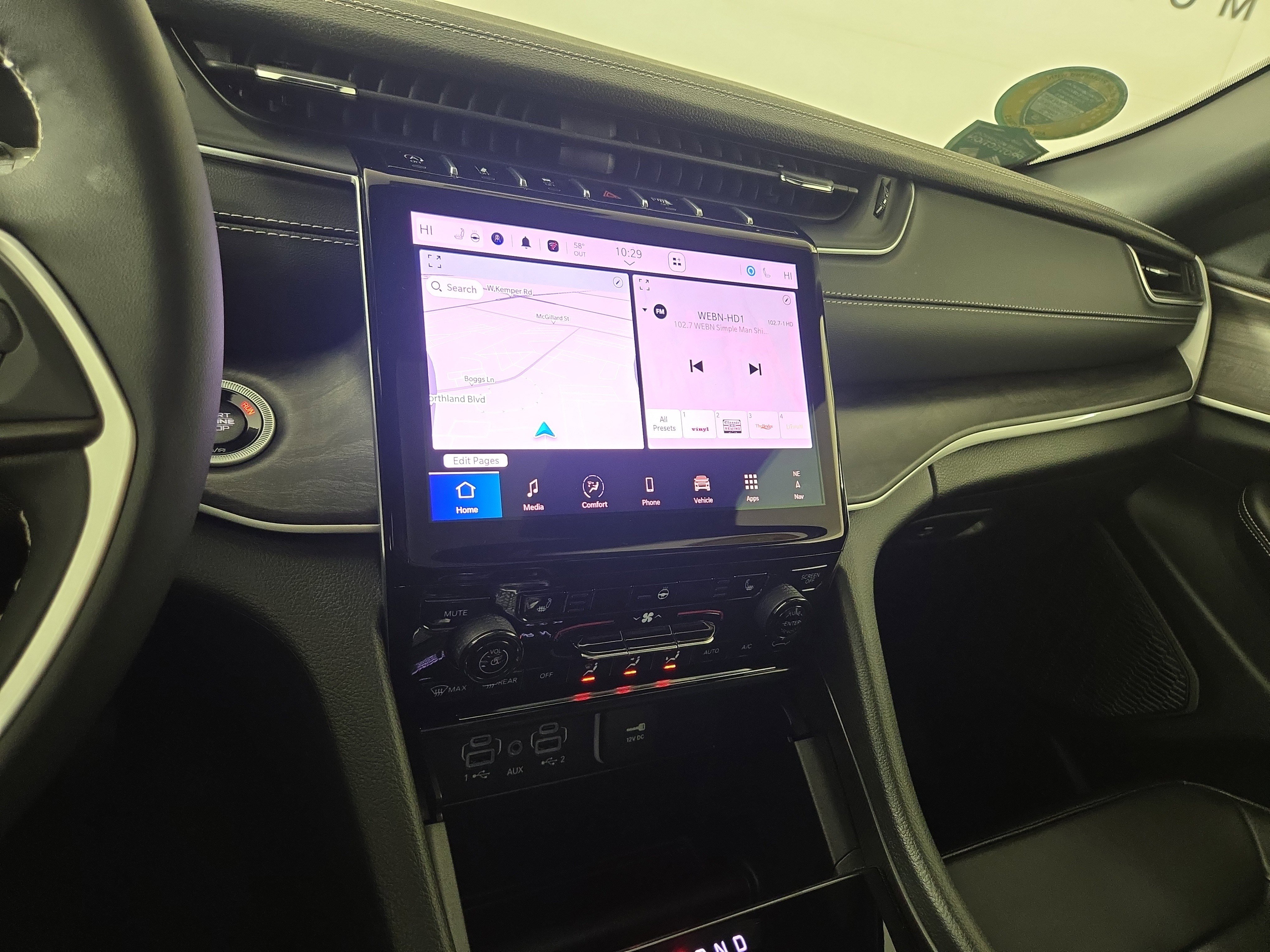 Used 2025 Jeep Grand Cherokee Limited w/ Black Appearance Package image 24