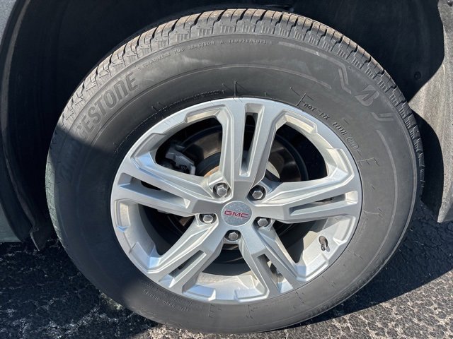 Used 2024 GMC Terrain SLE image 30