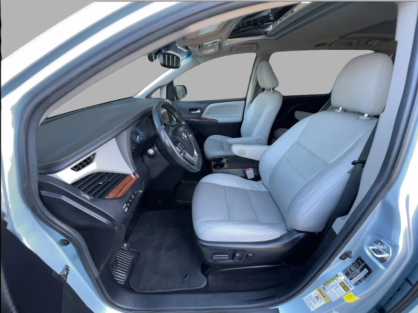 Used 2015 Toyota Sienna Limited FWD image 16