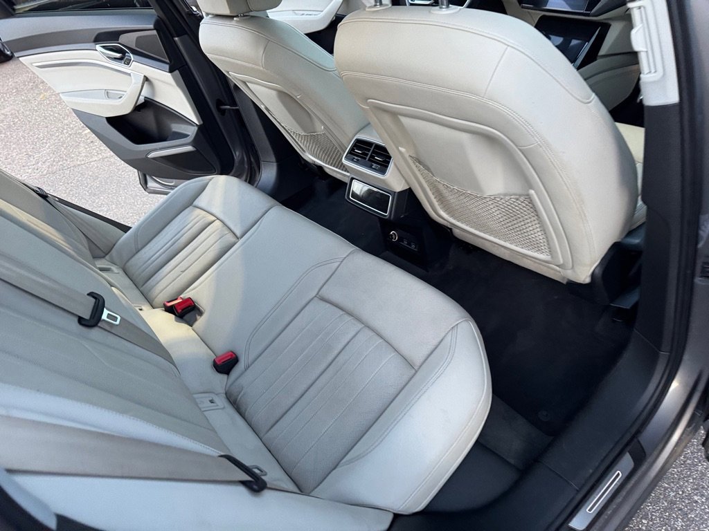 Used 2019 Audi e-tron Premium Plus image 28