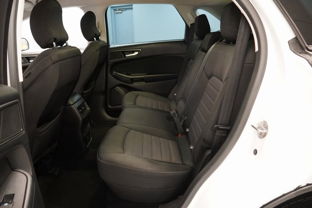 Used 2015 Ford Edge SE image 25