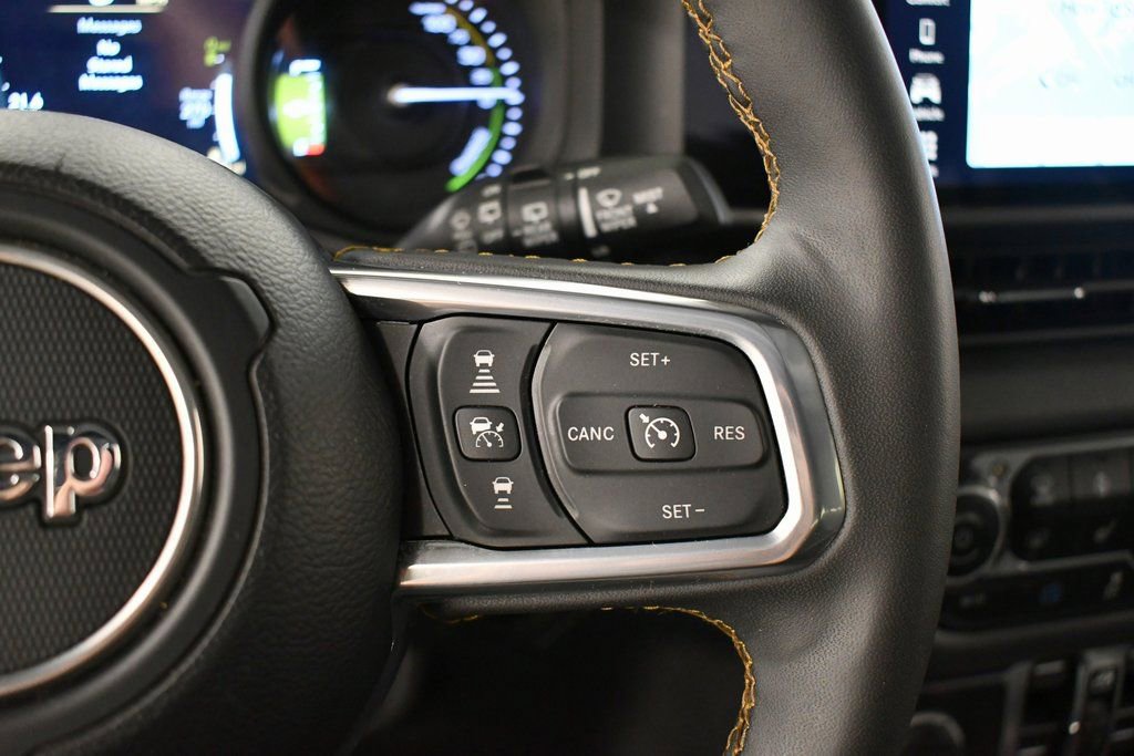 Used 2024 Jeep Wrangler Unlimited Sahara image 21
