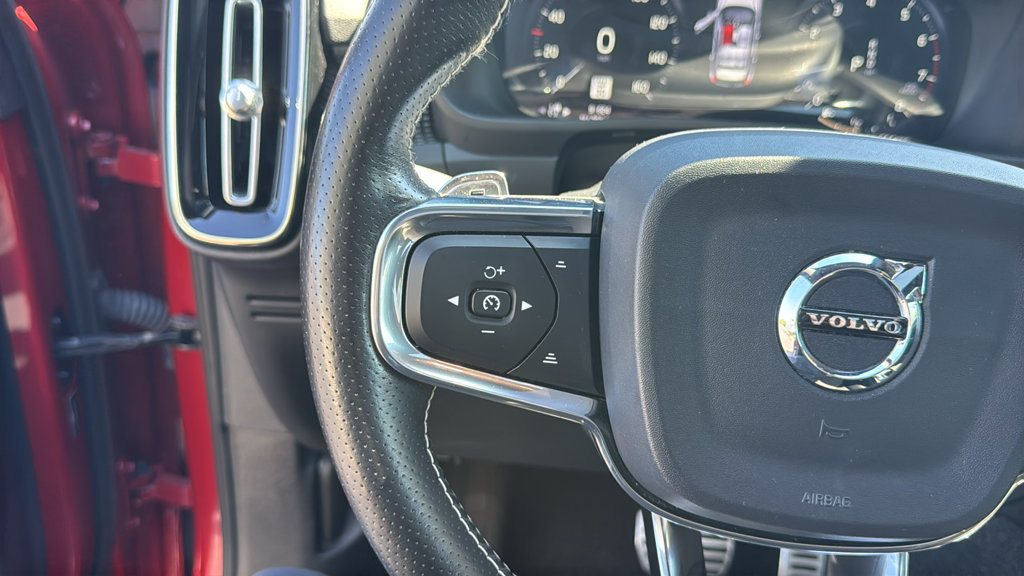 Used 2019 Volvo XC40 T5 R-Design AWD/4WD image 18