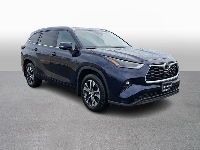 Used 2024 Toyota Highlander XLE image 4
