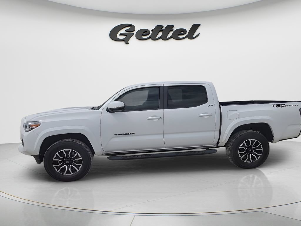 Used 2022 Toyota Tacoma TRD Sport w/ Technology Package image 2