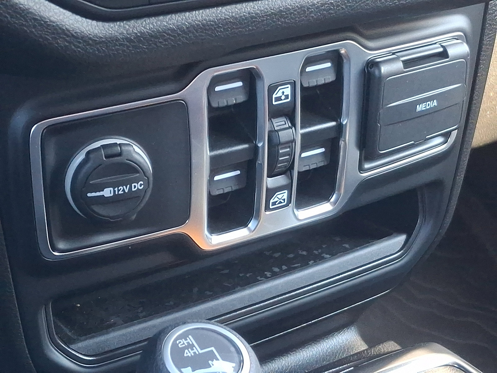 Used 2025 Jeep Wrangler Unlimited Sport image 23