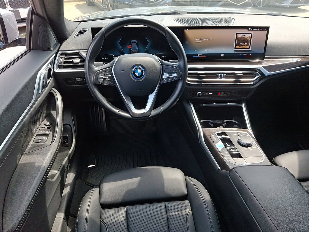 Used 2023 BMW i4 eDrive40 w/ Parking Assistance Package RWD image 11