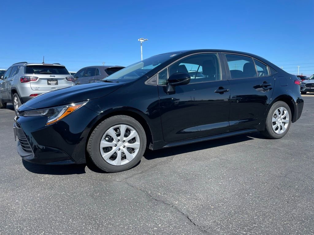 Used 2024 Toyota Corolla LE FWD image 5