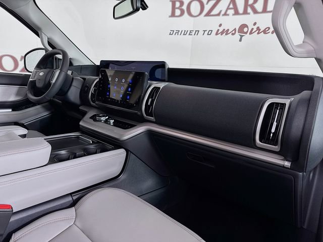 New 2025 Ford Expedition Active image 32