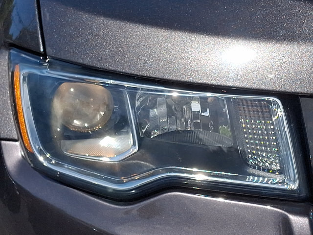 Used 2019 Jeep Grand Cherokee Limited AWD/4WD image 9