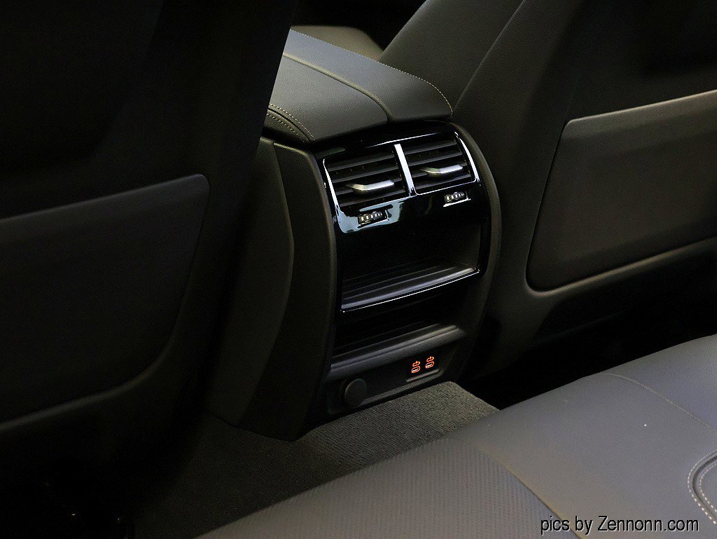 Certified 2023 BMW 530e xDrive w/ Premium Package image 15