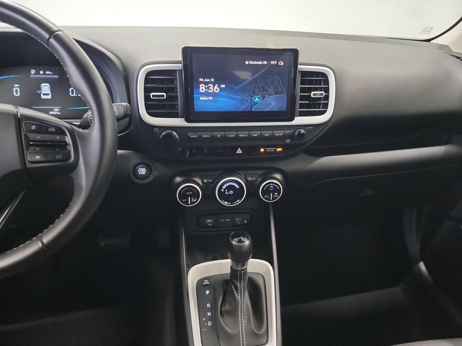 Used 2023 Hyundai Venue Limited FWD image 20