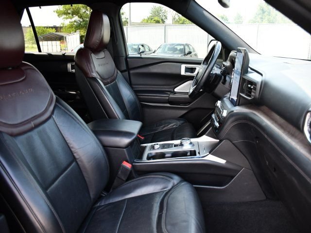 Used 2020 Ford Explorer Platinum w/ Premium Technology Package AWD/4WD image 33
