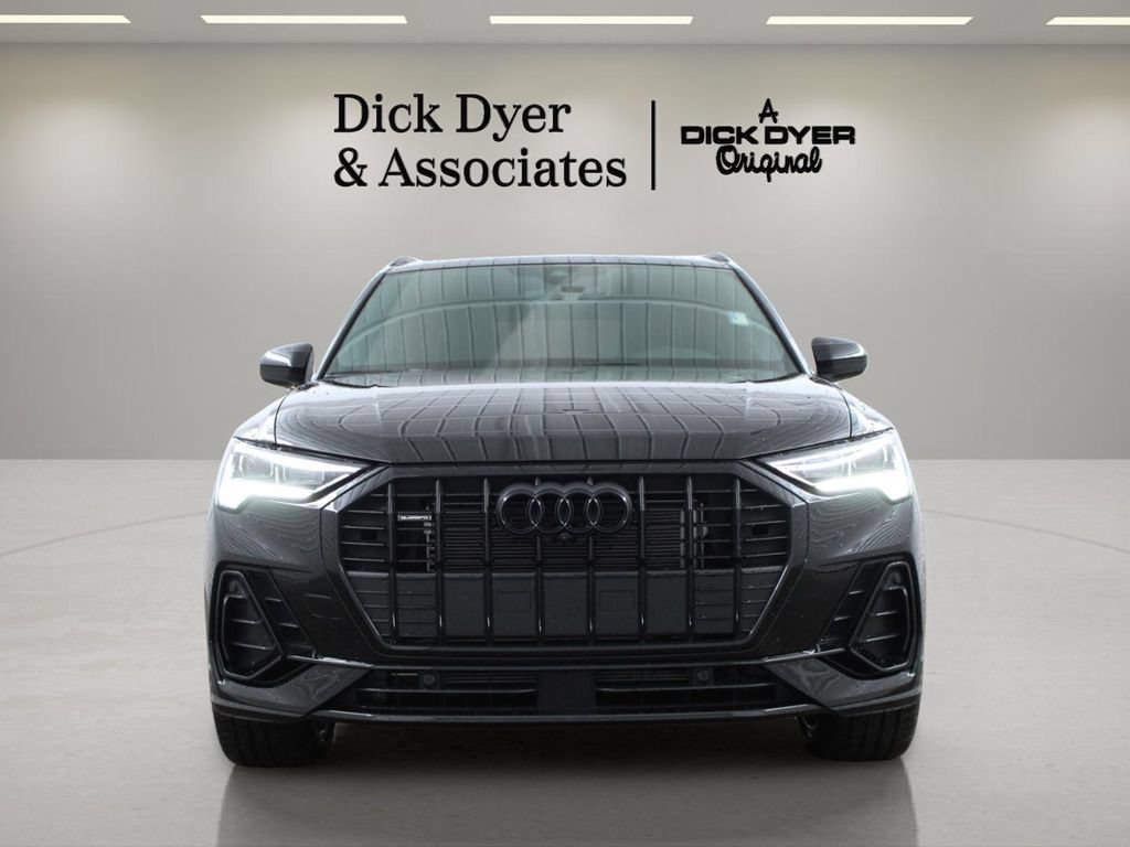 Used 2025 Audi Q3 2.0T Premium Plus AWD/4WD image 4