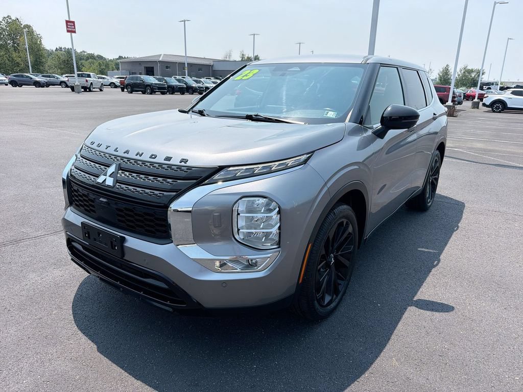 Used 2023 Mitsubishi Outlander SE Black Edition AWD/4WD image 4