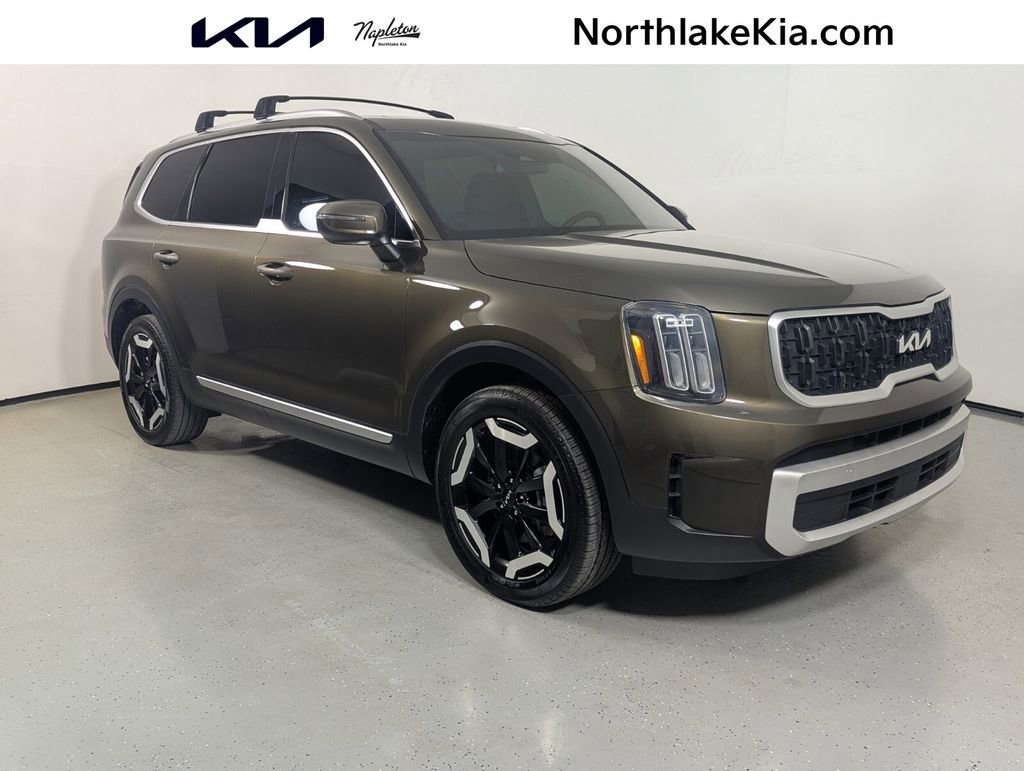 Used 2024 Kia Telluride EX w/ EX Captain's Chair Package