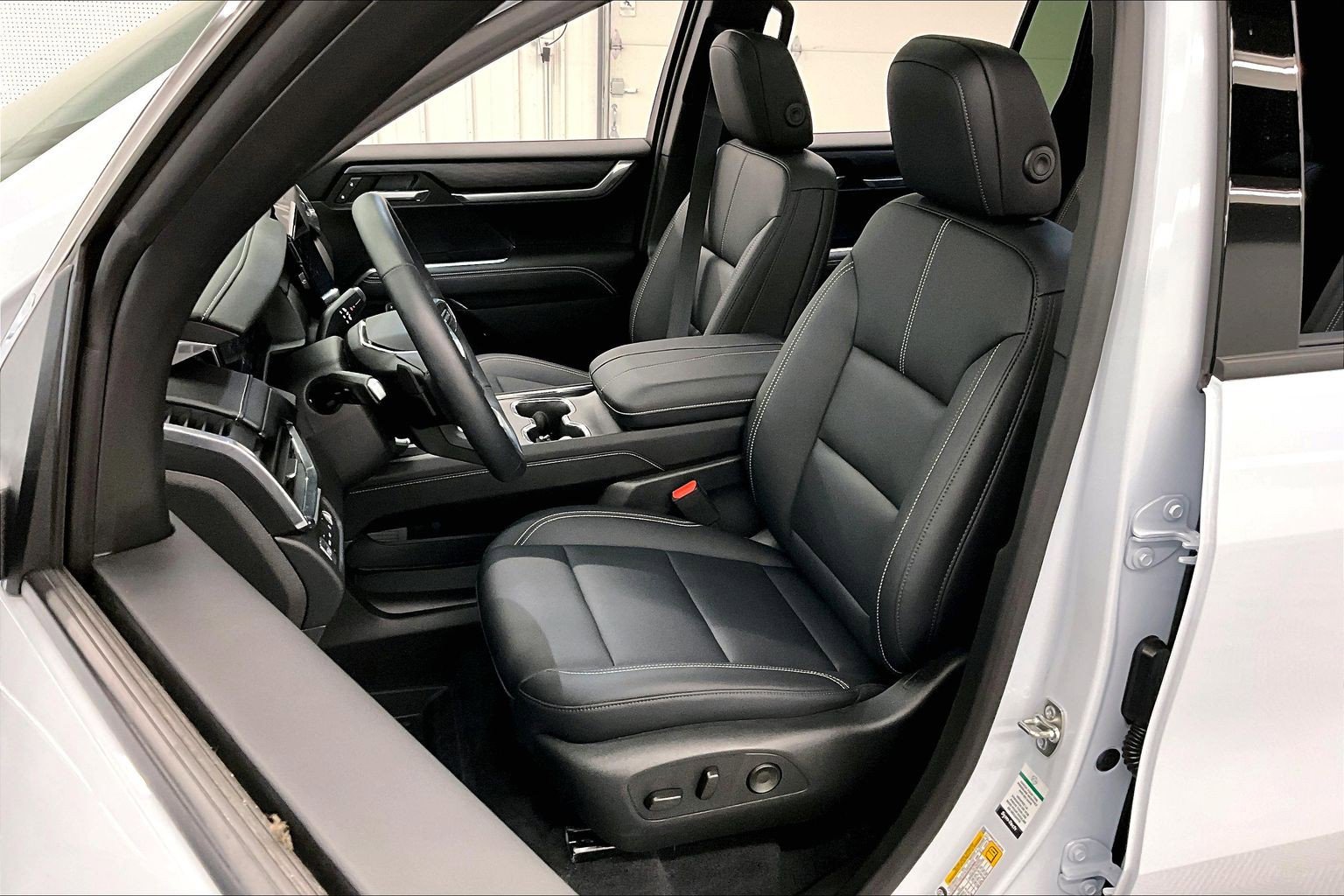 Used 2026 GMC Acadia Elevation w/ Elevation Premium Package AWD/4WD image 24