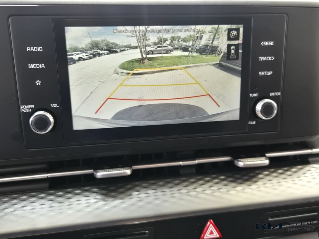 Certified 2022 Kia Carnival LX FWD image 19