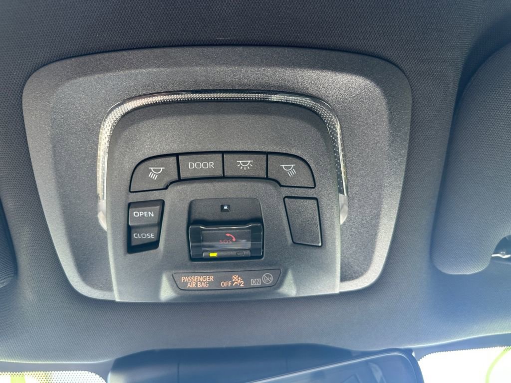 Used 2025 Toyota Crown Limited w/ Advanced Technology Package image 24