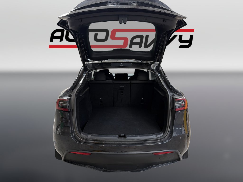 Used 2024 Tesla Model Y 2WD image 18