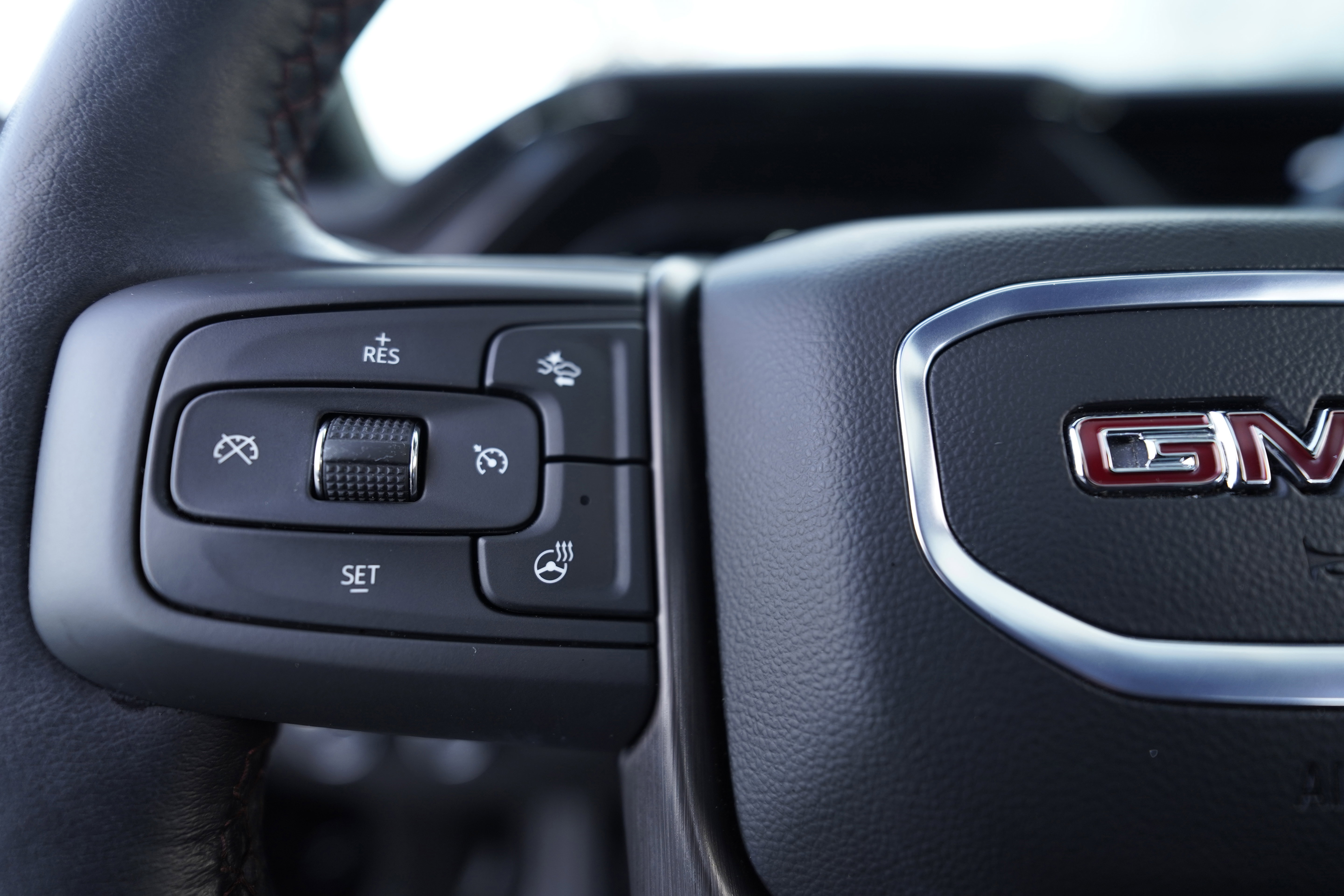 Used 2025 GMC Sierra 2500 AT4X image 29